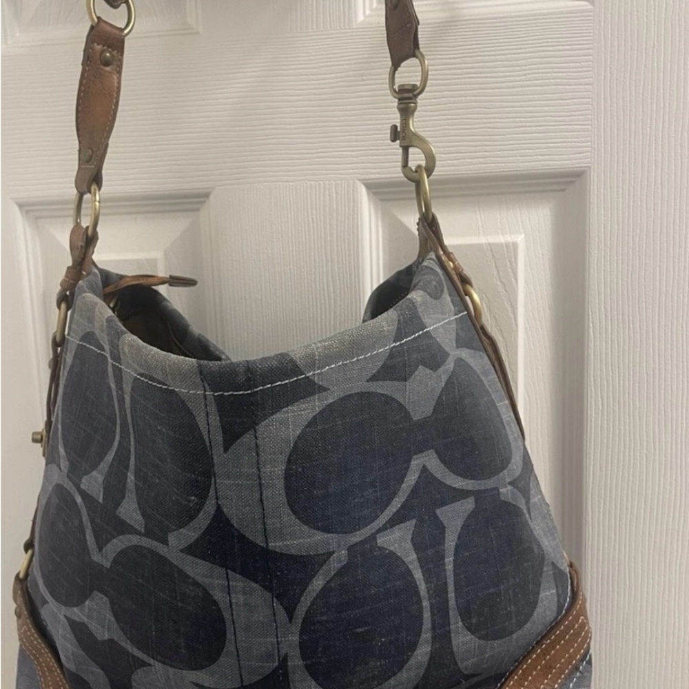 Vintage signature Coach Carly hobo, large,
Navy, pale blue, brown.